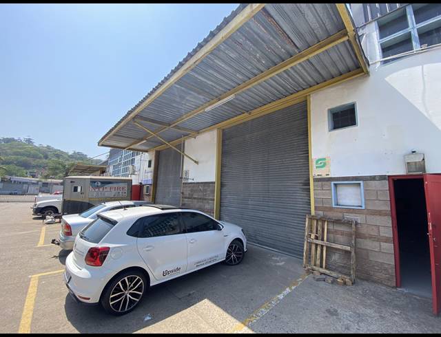 250M² WAREHOUSE TO LET IN SPRINGFIELD